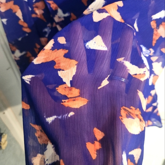 Adorable Blouse - Picture 4 of 6